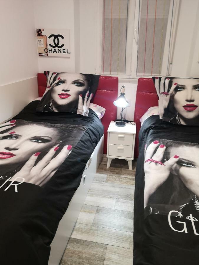 Apartamento Ibanez Benidorm Bagian luar foto