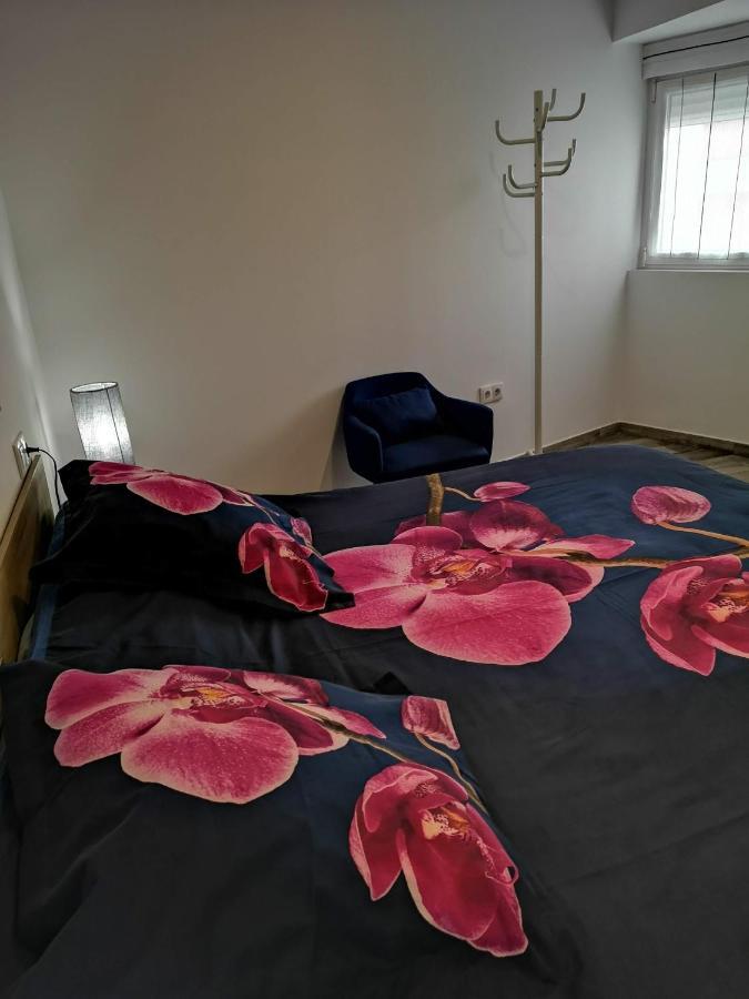 Apartamento Ibanez Benidorm Bagian luar foto